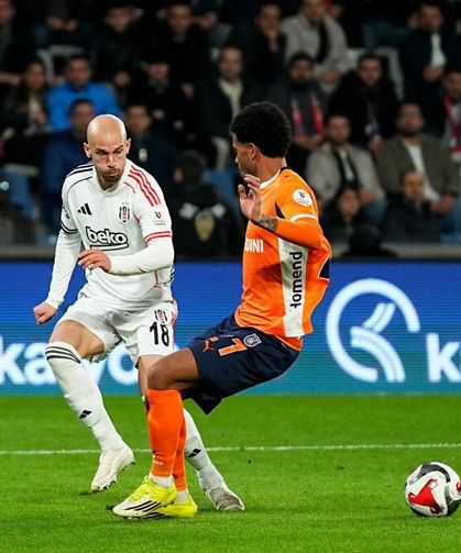 RAMS Başakşehir: 2 - Beşiktaş: 3 (Maç Özeti)