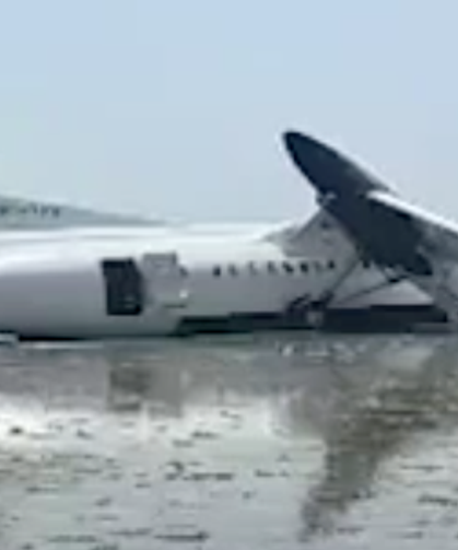 Yolcu uçağı okyanusa acil iniş yaptı