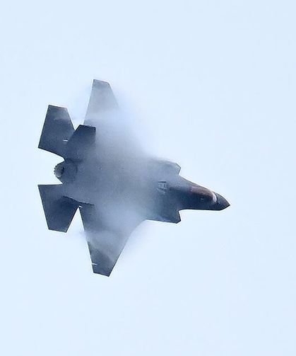 ABD'ye ait F-35 uçağı, İran semalarında hasar aldı