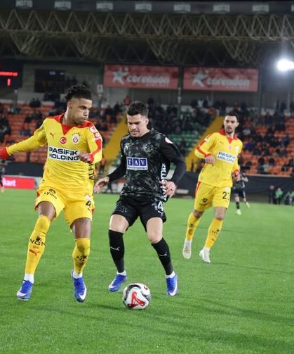 Alanyaspor: 1 - Galatasaray: 2 (Maç Özeti)