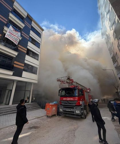İftar öncesi manavda çıkan yangını korkuttu!