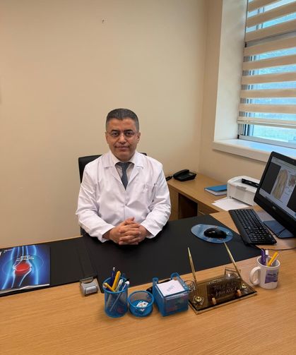 Prof. Dr. Koca, ameliyat sonrası geçmeyen bel ağrıların nedenlerini anlattı