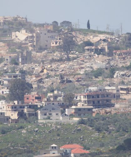 İsrail askerleri ev ve dükkanları yağmaladı