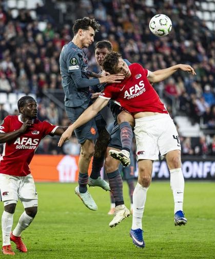 UEFA Konferans Ligi'nde yarı finalistler belli oldu