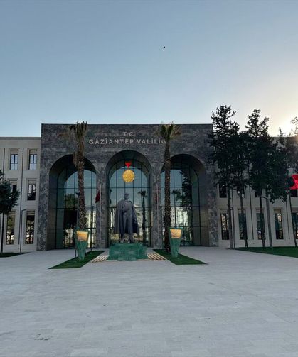 Gaziantep’te Atatürk Heykeli yeni yerine taşınıyor