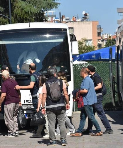 Üniversitesi'nde yolsuzluk operasyonu: Eski dekan ve başhekim dahil 27 tutuklama