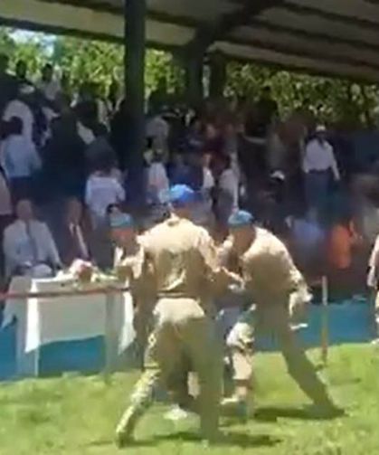 Güreş müsabakası kavgaya dönüştü!