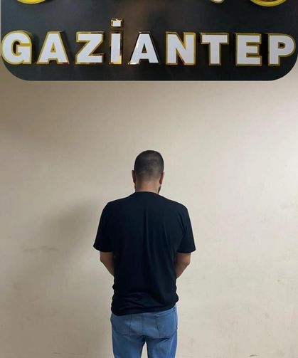 Gaziantep’te hırsızlık suçundan aranan şahıs kıskıvrak yakalandı