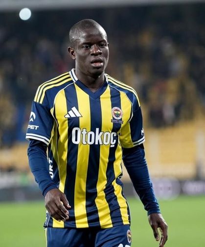 Fenerbahçe'den kadro değişikliği: UEFA kadrosu netleşti