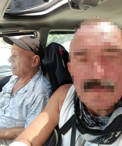 Ev arkadaşını çekiçle öldürdü!