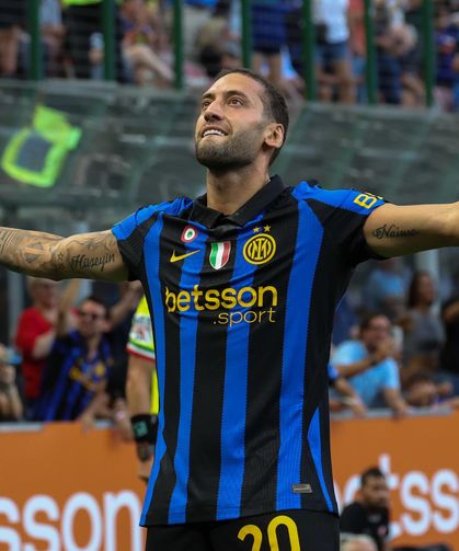 Hakan Çalhanoğlu perdeyi açtı, Inter sezona farklı galibiyetle başladı