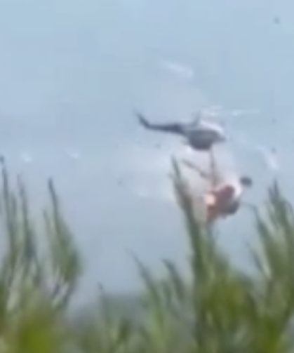 İki yangın söndürme helikopteri havada çarpıştı (VİDEOHABER)