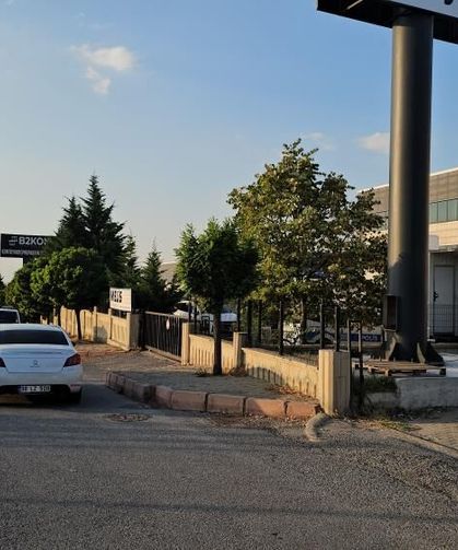 Bir şahıs fabrika önünde intihar etti!
