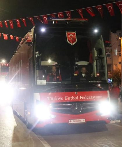 Fransa ve Türkiye milli takımları Stadyumda (VİDEOHABER)