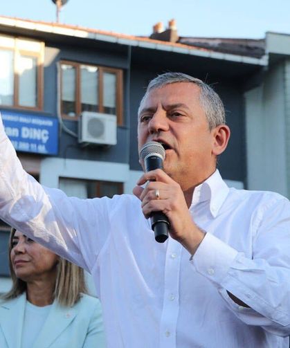 Özgür Özel'den peş peşe gaflar: Eski partisi CHP dedi, ardından İYİ Parti dedi