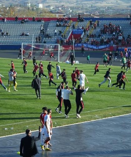 Son dakika golünde saha karıştı!