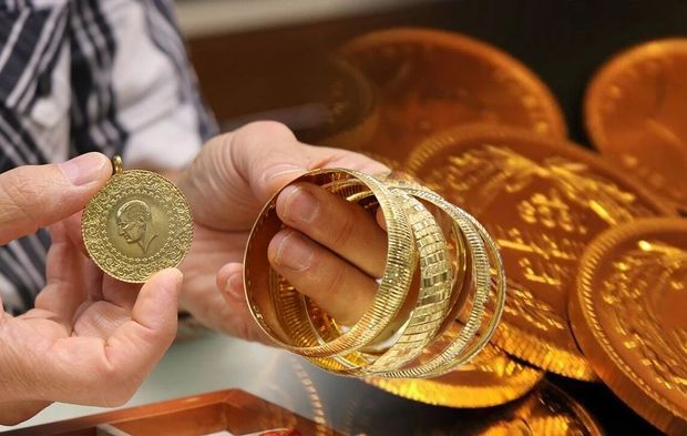 Yatırımcılar dikkat! Altın için beklenen seviye açıklandı! Dev bankalar altın tahminlerini güncelledi