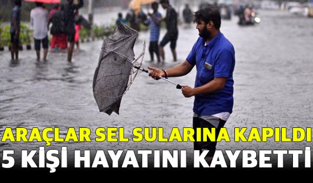 Araçlar Sel Sularına Kapıldı, 5 Kişi Hayatını Kaybetti