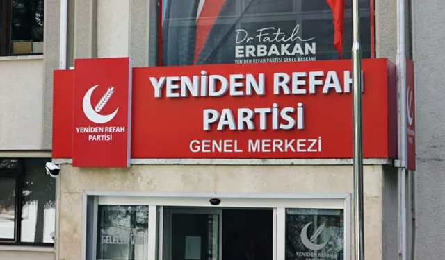 Yeniden Refah Partisi'nden İstifalar: İki İlçe Belediye Başkanı İstifa Etti