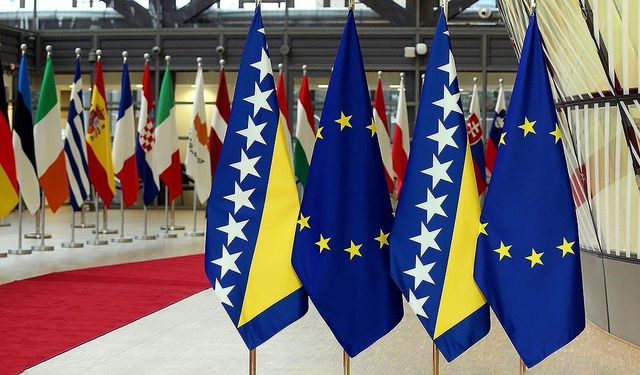 AB, Bosna Hersek'le Üyelik Müzakerelerine Başlama Kararı Aldı
