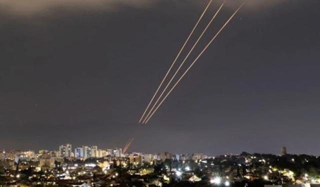 İsrail, İran'ın Gönderdiği Füzeleri Nasıl Durdurdu?