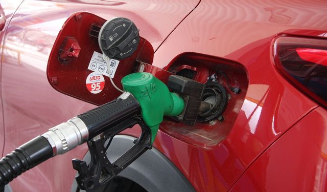 Petrol fiyatlarında düşüş sürüyor: Akaryakıta indirim gelecek mi?