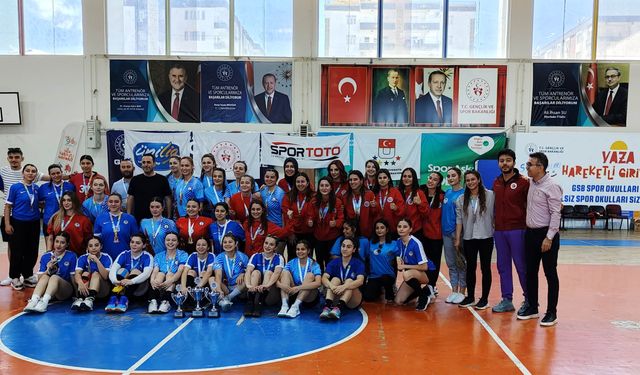GAÜN Kadın Hentbol Takımı Süper Lige Çıktı!