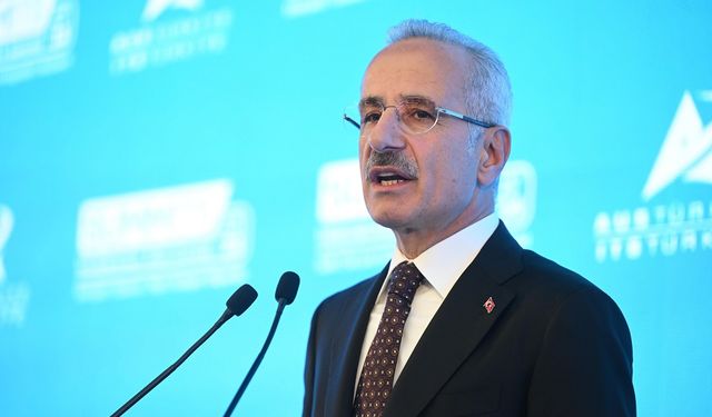 Otoyolda 225 kilometre hız yaptı, cezayı yedi… Jandarmadan Bakan Uraloğlu’na flaş ceza!