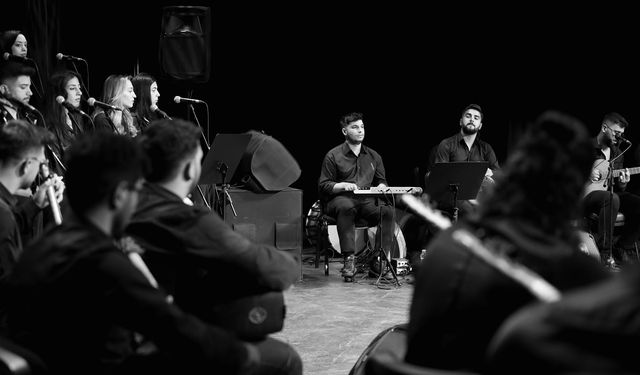 GAÜN öğrencilerinden Türk halk müziği konseri