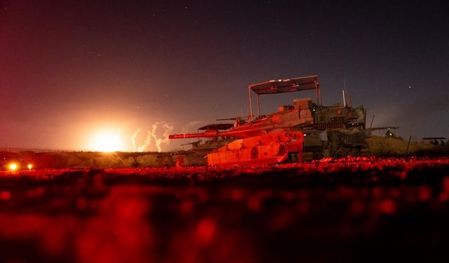 İsrail, Refah’ta 100’e yakın noktaya hava saldırısı düzenledi