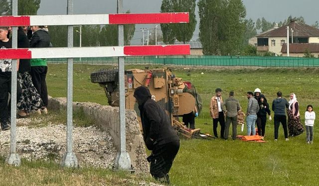 Yüksekova’da askeri araç devrildi