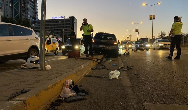 Alkollü sürücü, yayalara ve motosiklete çarptı: 5 yaralı