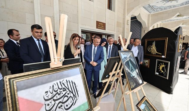 Kadınların el emeği göz nuru eserleri Şahinbey Millet Camii ve Külliyesi’nde