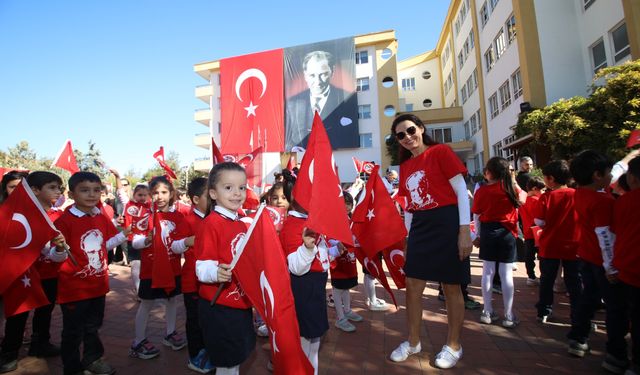 Gaziantep Kolej Vakfı’nı Cumhuriyet coşkusu sardı