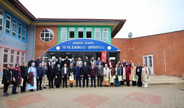 AK Parti Gaziantep İl Yönetiminden anlamlı kutlama