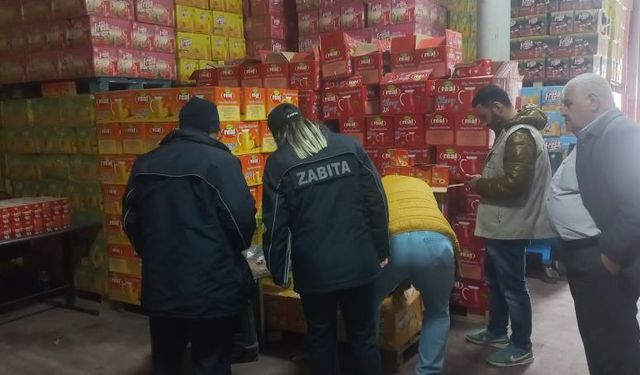 Şehitkamil'de tarihi geçmiş 494 koli ürün imha edildi