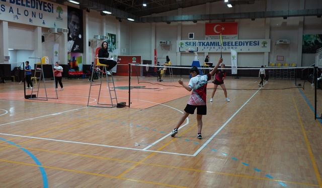 Badminton Kurtuluş Kupası'nda şampiyonlar belli oldu