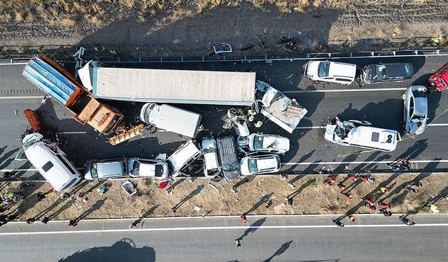 Trafik kazaları bir yılda 2 bin 713 can aldı