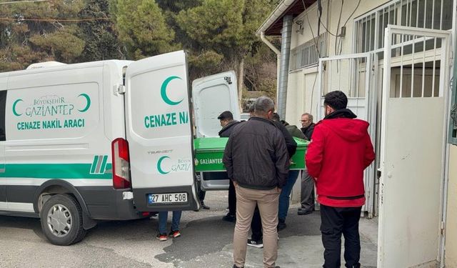 Gaziantep'te Sırtından Bıçaklanan 19 Yaşındaki Genç Hayatını Kaybetti