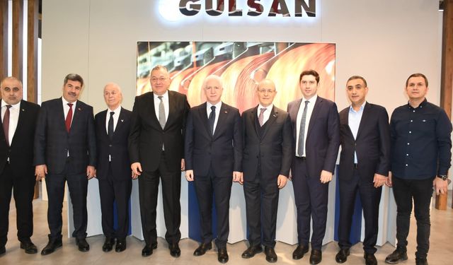 İstanbul Valisi Davut Gül, Gülsan standını ziyaret etti