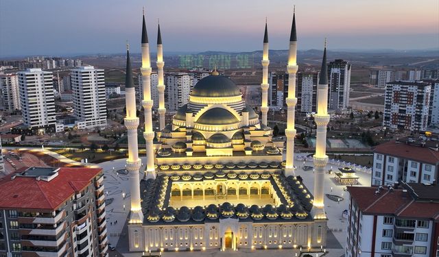 Gaziantep'teki 34 Bin Kişilik Millet Camii Ve Külliyesi Ramazana Hazır!