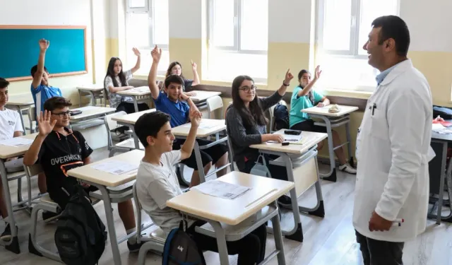 2025 Nisan ayı MEB ek ders ücretleri yatırıldı mı, hangi tarihte yatacak?