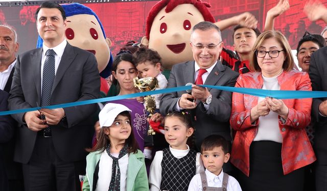 Gaziantep'te su tasarrufu sağlayan geçirimli beton sistemli park hizmete açıldı