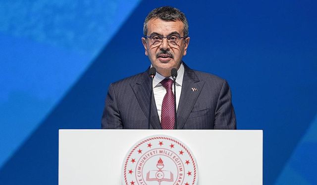 Bakan Tekin eğitim gündemine ilişkin soruları yanıtladı
