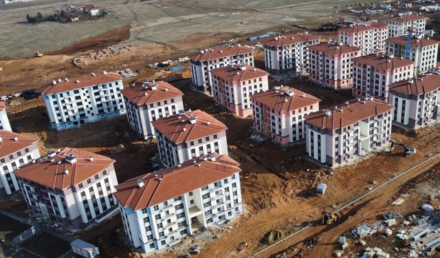 Bakan Kurum açıkladı! Deprem bölgesinde 250 bininci konut teslim edilecek