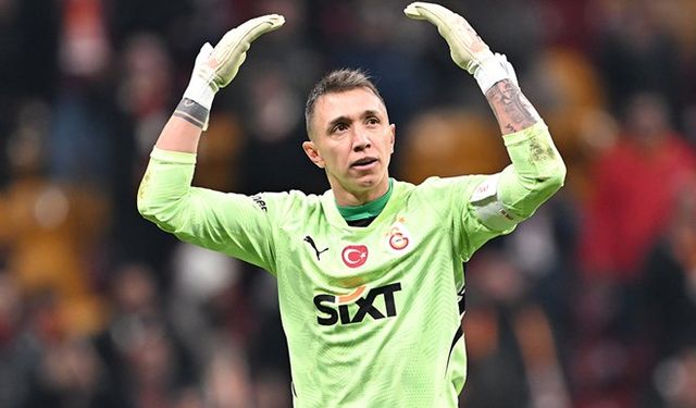 Muslera gözyaşlarına hakim olamadı