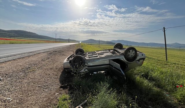 Gaziantep'te devrilen otomobildeki 4 kişi yaralandı