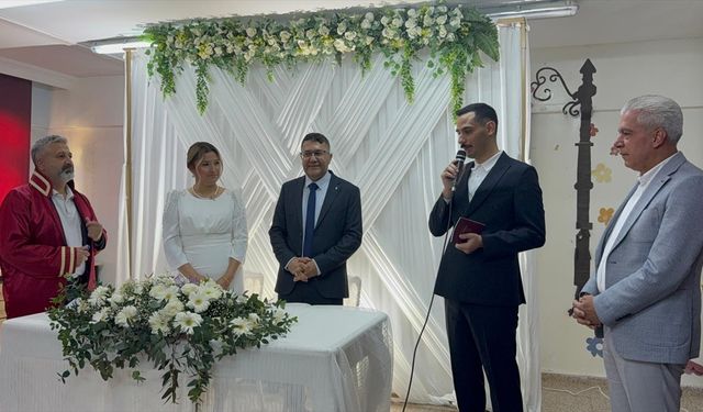 İslahiye'de depremzede iki öğretmen evlendi