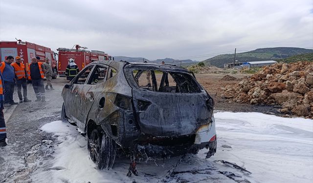 Gaziantep'te seyir halindeki otomobil yandı