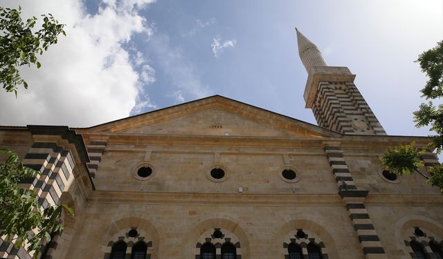 Gaziantep'te restorasyonu tamamlanan tarihi Kurtuluş Camisi'nin açılışı yapıldı